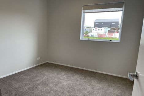 Photo of property in 26a Taikura Avenue, Red Beach, 0932