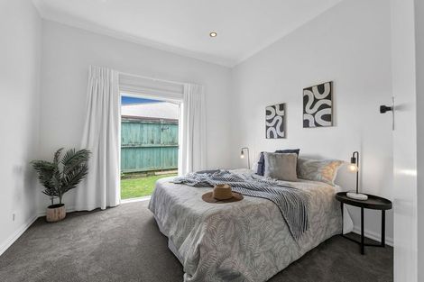 Photo of property in 15 Wallath Road, Westown, New Plymouth, 4310