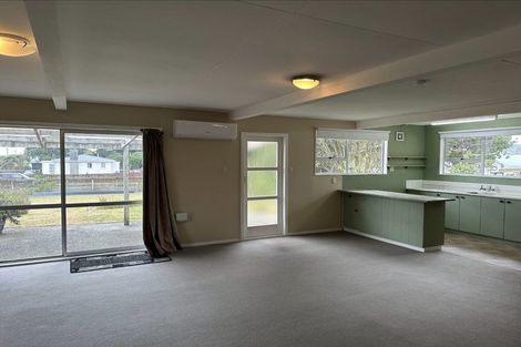 Photo of property in 37 Koromiko Street, Otaki Beach, Otaki, 5512