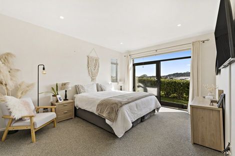 Photo of property in 8 Ara Kakara Avenue, Huapai, Kumeu, 0810