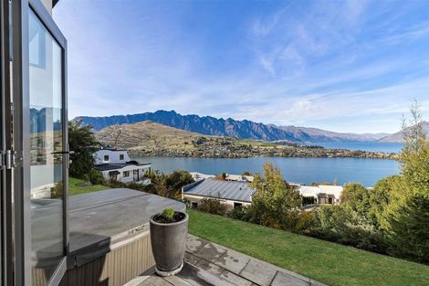 Photo of property in 94 Hensman Road, Queenstown, 9300