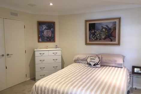 Photo of property in 8a/5 Kent Terrace, Mount Victoria, Wellington, 6011