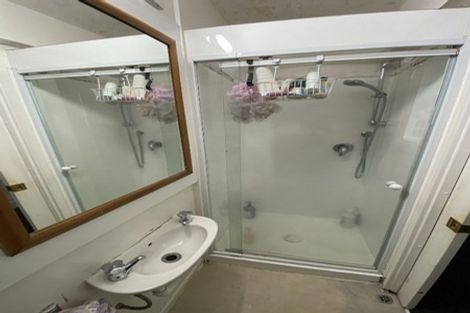 Photo of property in 2a Russell Terrace, Newtown, Wellington, 6021