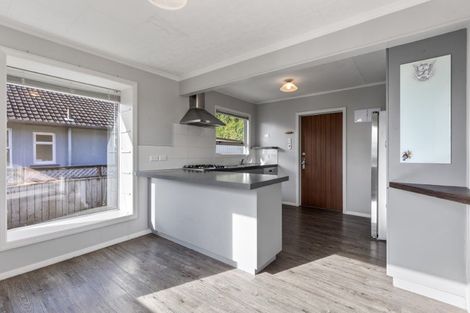 Photo of property in 31 Queens Road, Glen Avon, New Plymouth, 4312