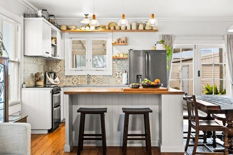 Photo of property in 81 Nelson Crescent, Napier South, Napier, 4110