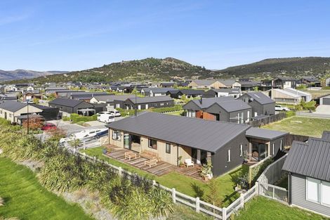 Photo of property in 3 Mount Prospect Lane, Wanaka, 9305