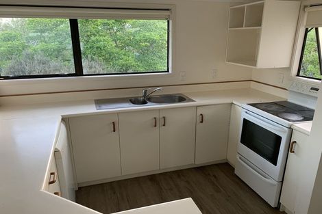 Photo of property in 3 Fayette Place, Te Atatu South, Auckland, 0610