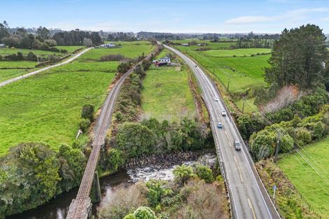 Photo of property in 2634 Mountain Road, Tariki, Stratford, 4394