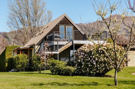 Photo of property in 86 Golf Course Road, Wanaka, 9305