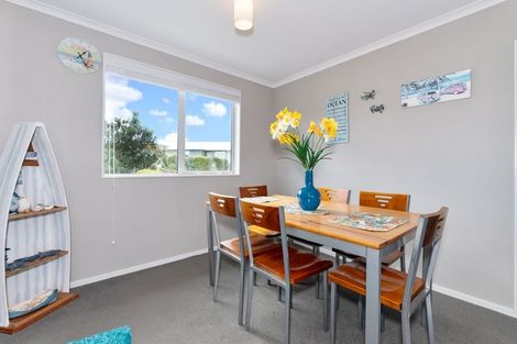 Photo of property in 9 Weka Street, Mangawhai, 0505