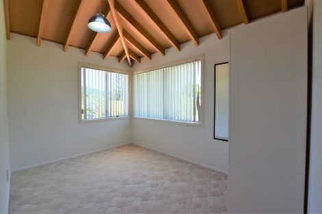 Photo of property in 25 Stottholm Road, Titirangi, Auckland, 0604