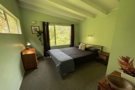 Photo of property in 45-47 Glenesk Road, Piha, New Lynn, 0772