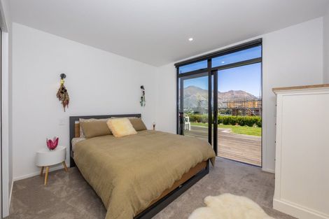 Photo of property in 2 Kotare Drive, Wanaka, 9305