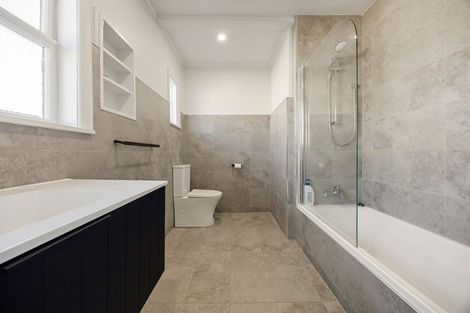 Photo of property in 4 Mount View Road, Melville, Hamilton, 3206
