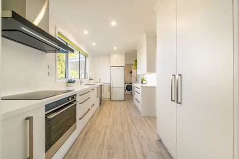 Photo of property in 6 Routley Crescent, Elderslea, Upper Hutt, 5018