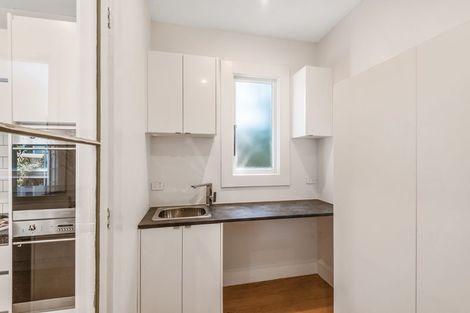 Photo of property in 22 Weston Road, St Albans, Christchurch, 8052