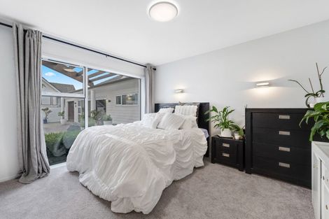 Photo of property in 1/121 Pah Road, Cockle Bay, Auckland, 2014