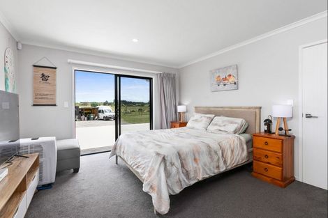Photo of property in 64 Farm Road, Waipukurau, 4284