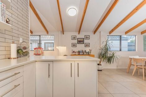 Photo of property in 32 Glucina Avenue, West Harbour, Auckland, 0618