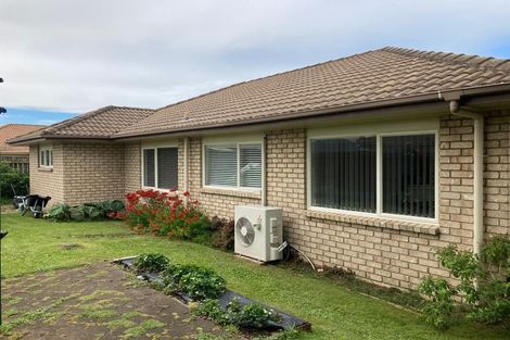 Photo of property in 8 Montilla Place, Manurewa, Auckland, 2102