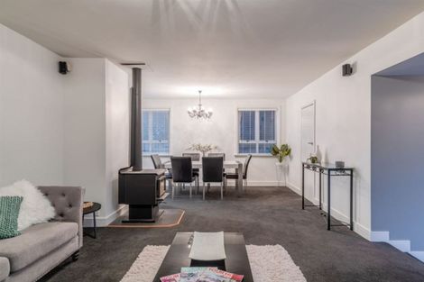 Photo of property in 43 Dunedin Street, Redwood, Christchurch, 8051