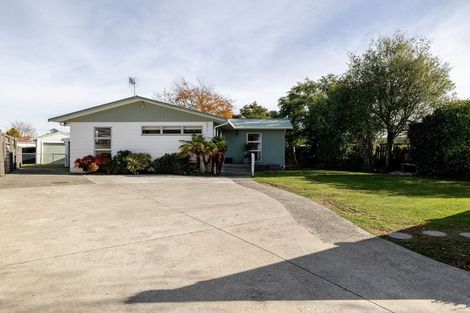 Photo of property in 107 Ruamahanga Crescent, Terrace End, Palmerston North, 4410