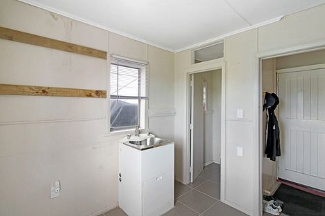 Photo of property in 11 Linklater Avenue, Foxton Beach, Foxton, 4815