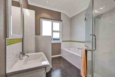 Photo of property in 30 Puriri Street, Hawera, 4610