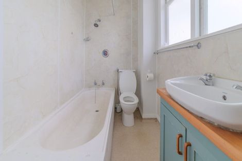 Photo of property in 72b Arimu Road, Papakura, 2110
