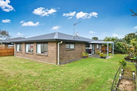 Photo of property in 25 Robertson Road, Favona, Auckland, 2024