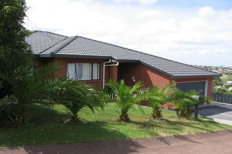 Photo of property in 20 Lorikeet Place, Unsworth Heights, Auckland, 0632