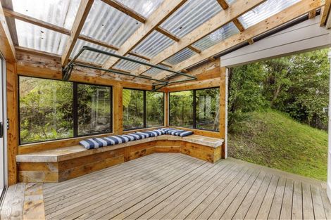 Photo of property in 25 Kiriwai Road, Paremata, Porirua, 5024