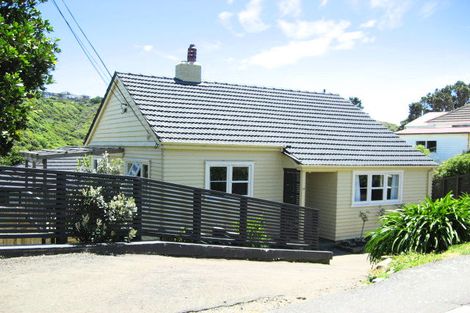 Photo of property in 37 Mandalay Terrace, Khandallah, Wellington, 6035