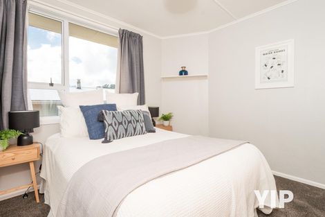 Photo of property in 8 Link Road, Newlands, Wellington, 6037