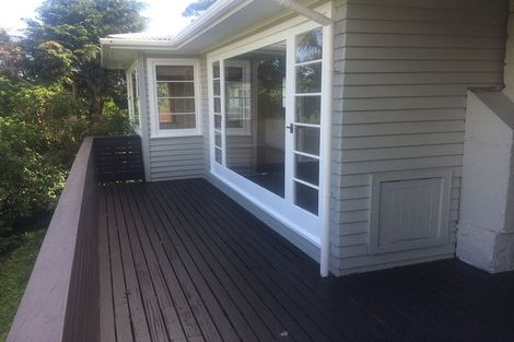 Photo of property in 165 Newlands Road, Newlands, Wellington, 6037