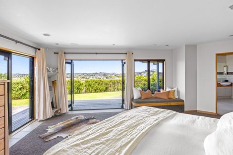 Photo of property in 115 Grand Drive, Orewa, 0931