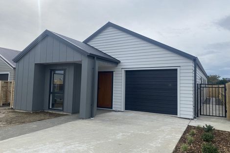 Photo of property in 14 Koru Loop, Paraparaumu, 5032