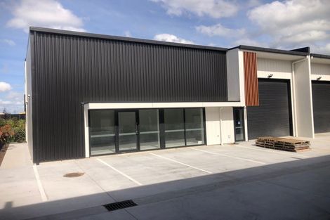 Photo of property in 32 Streamview Way, Long Bay, 0792