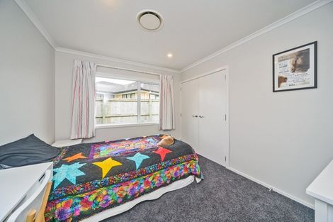 Photo of property in 10 Gibraltar Way, Fitzherbert, Palmerston North, 4410