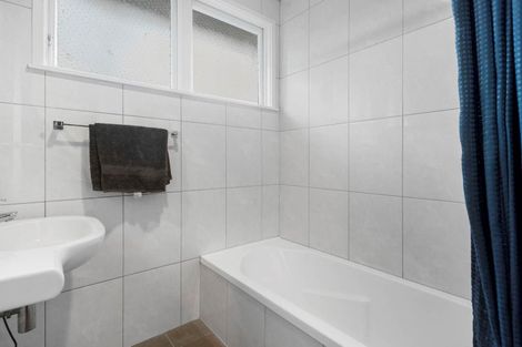 Photo of property in 17 Lysander Crescent, Beach Haven, Auckland, 0626