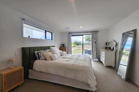 Photo of property in 63 Wairau Road, Oakura, 4314