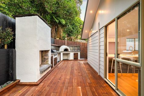 Photo of property in 2/17 Fernwood Grove, Bayview, Auckland, 0629