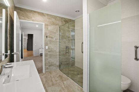 Photo of property in 10 Francis Douglas Drive, Westown, New Plymouth, 4310