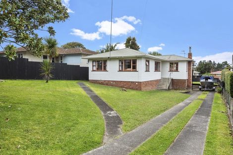 Photo of property in 21 Taipari Road, Te Atatu Peninsula, Auckland, 0610