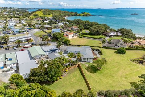 Photo of property in 2 Coopers Drive, Coopers Beach, 0420