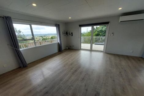 Photo of property in 1/59 Santiago Crescent, Unsworth Heights, Auckland, 0632