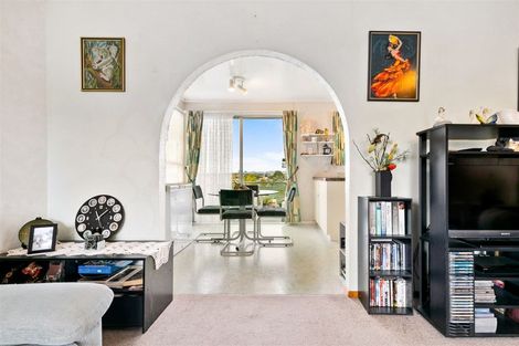 Photo of property in 39 Helena Street, Massey, Auckland, 0614