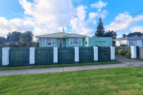 Photo of property in 35 Fox Street, Opunake, 4616