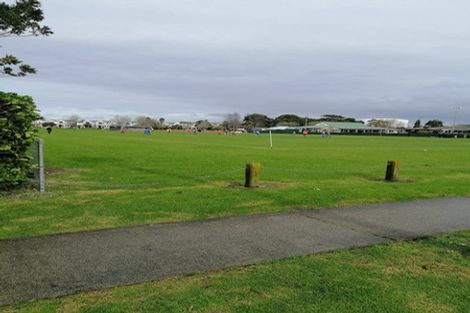 Photo of property in 3/15 Harbour View Road, Te Atatu Peninsula, Auckland, 0610
