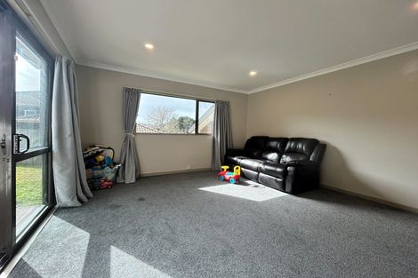 Photo of property in 45 Helleur Road, Massey, Auckland, 0614